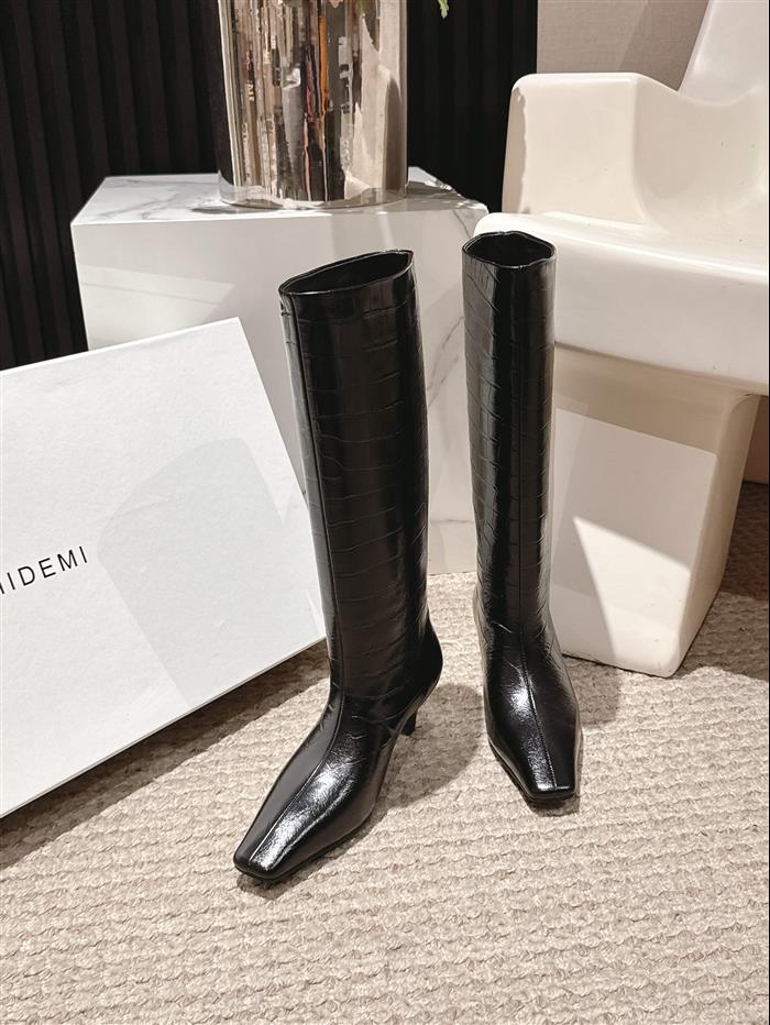 2025112818103189 460